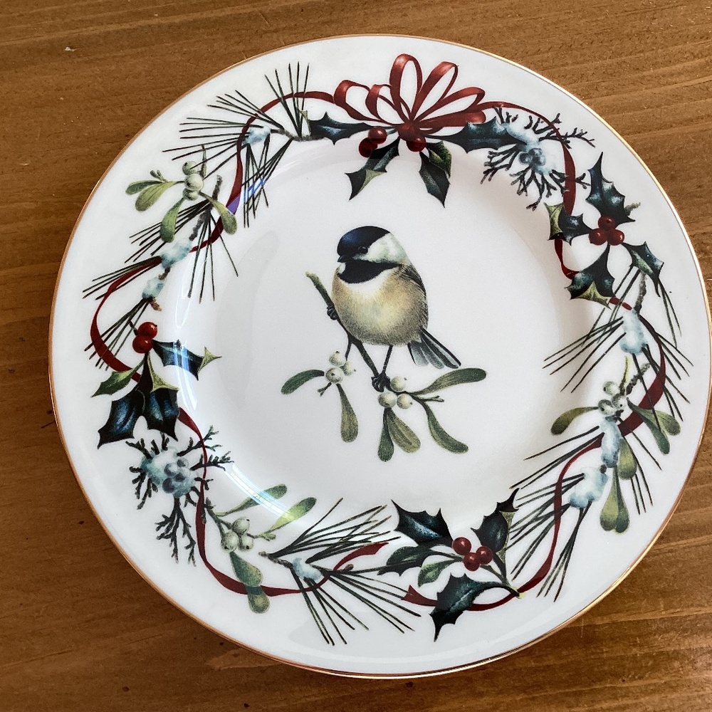 Lenox Winter Greetings Chickadee Accent Plate  Fine Bone China NWT